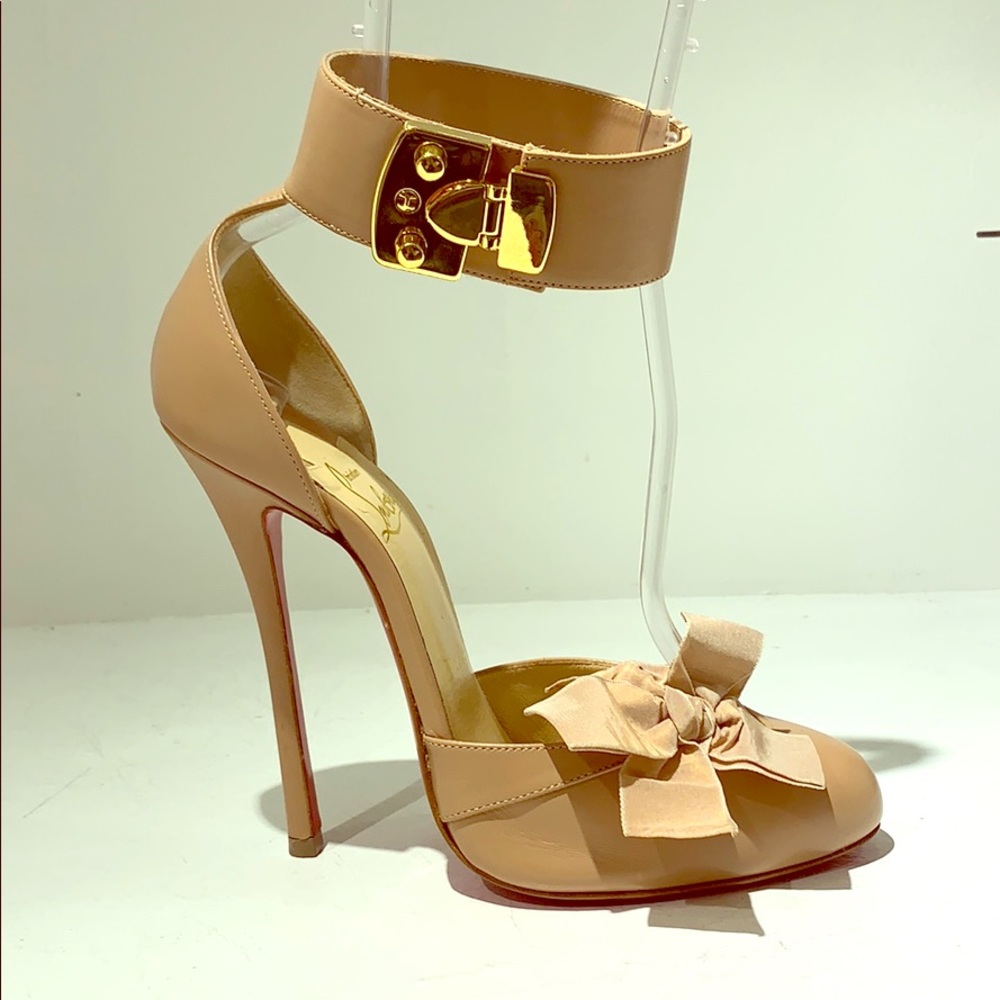 ONLY worn ONCE Christian Louboutin heel